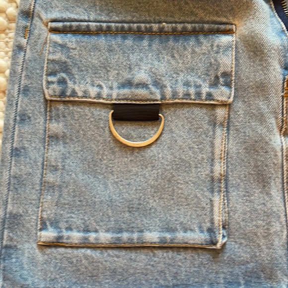 SIGNATURE 8 light wash denim buckle skirt - Picture 3 of 6